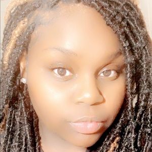 Meet your Posher, Nadia